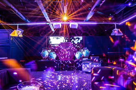 Mad club wynwood - November 10, 2021 6:00 AM. Mad Club Wynwood offers bottle service amid “honeycomb” themed decor. Bottle service is about to have a moment in Wynwood. Mad Club …